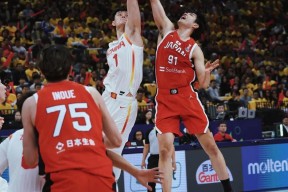 开云体育官方 -德甲赛程吃紧，深圳男篮国际比赛日临场应变，压力陡增，团队化学反应显著 