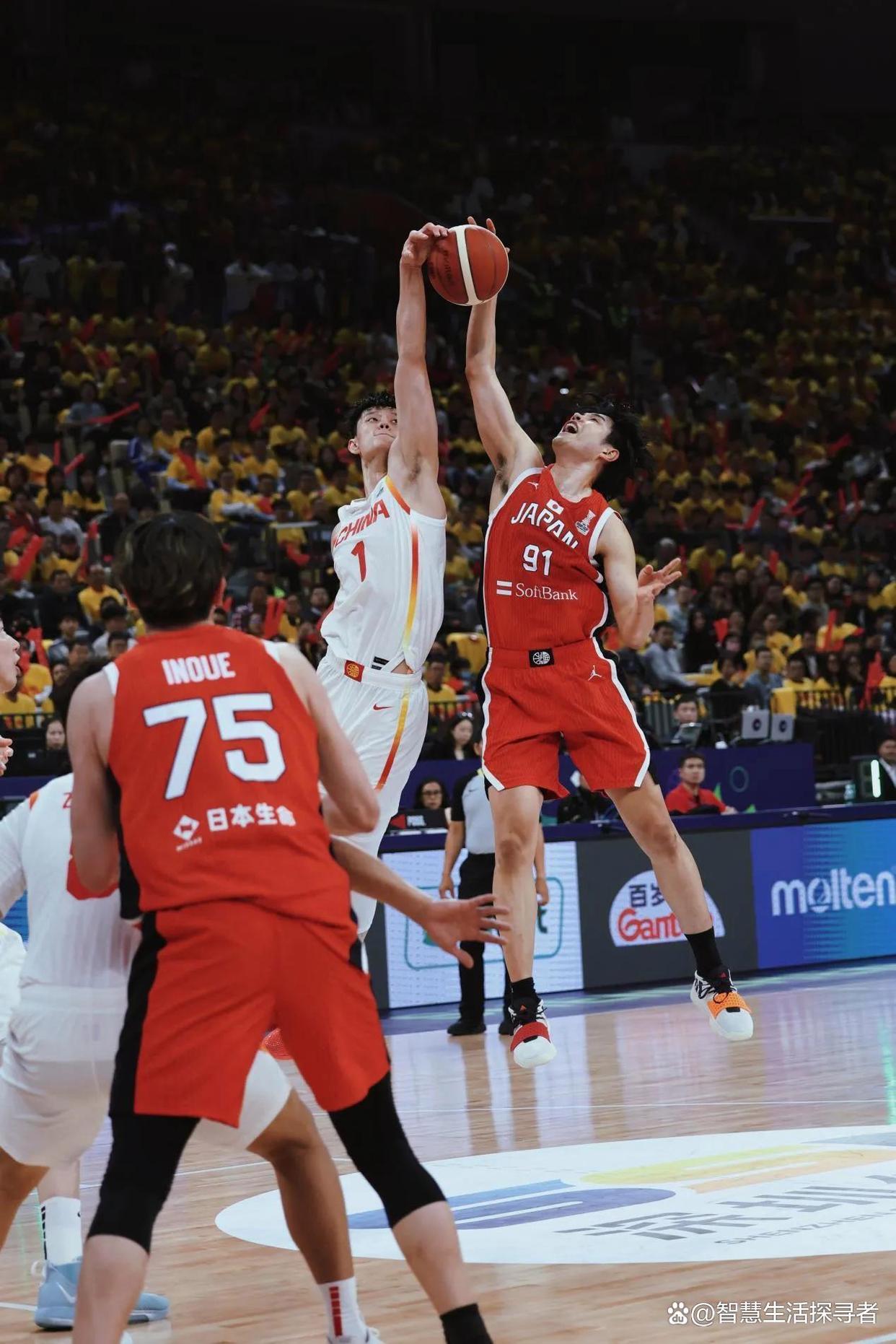 德甲赛程吃紧，深圳男篮国际比赛日临场应变，压力陡增，团队化学反应显著 