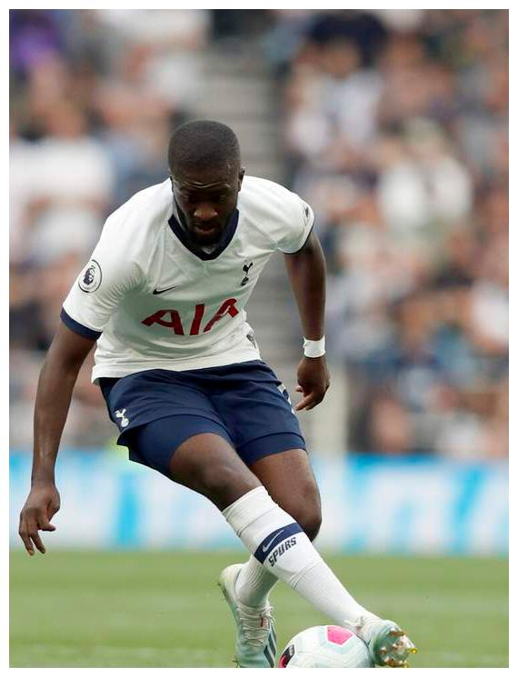 托特纳姆发布备战花絮，清晨豪取连胜，社区盾任务艰巨，年轻球员得到机会(托特纳姆热刺人员名单)