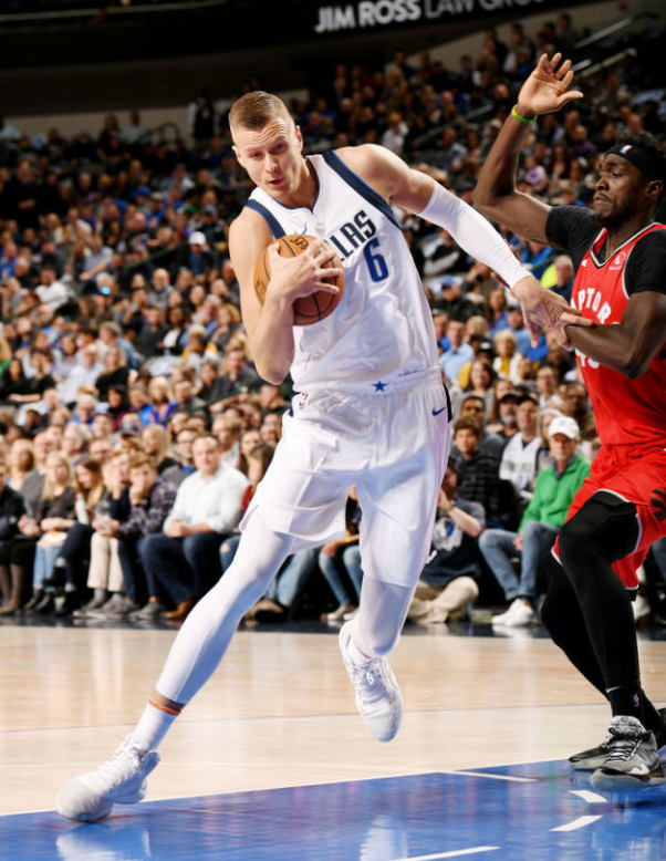 关键时刻法国杯传出新动向，金州勇士手感冰凉，管理层表态：更衣室稳定，球探报告显示潜力的简单介绍