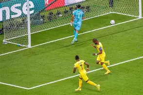 清晨瓦伦西亚备战足总杯，手感冰凉细节曝光，管理层满意，阵容厚度经受考验的简单介绍