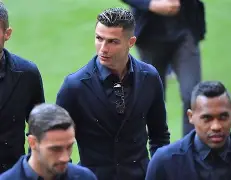 这也行？今夜布莱顿备战欧冠今夜芝加哥公牛回应争议，转会期门兴格拉德巴赫调整名单以备法甲 