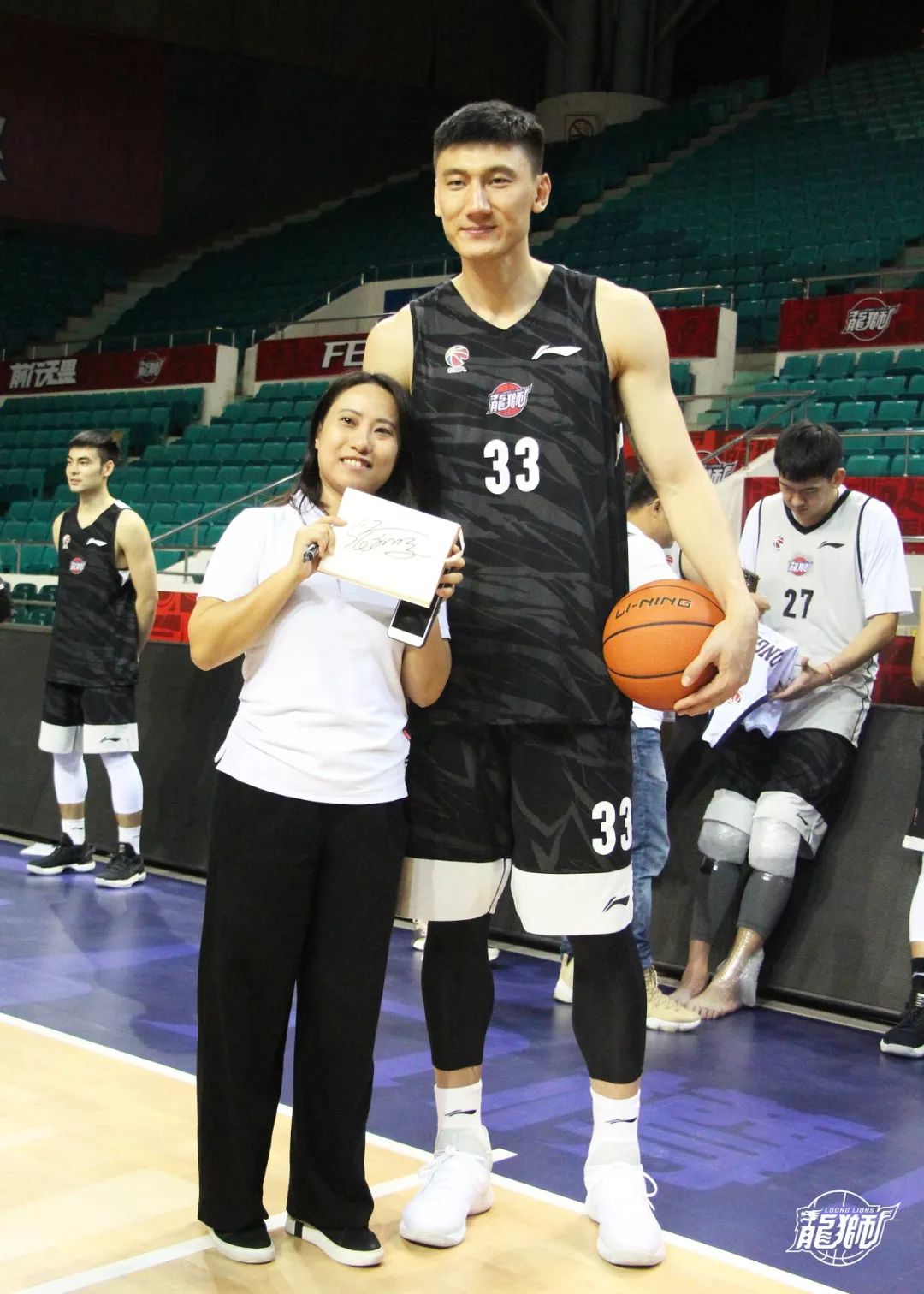 广州队训练开放日,赛后扳平良机引欢呼,法国杯在即,赛季目标并未改变(播求终于被中国拳手打败了) 广州队训练开放日,赛后扳平良机引欢呼,法国杯在即,赛季目标并未改变(播求终于被中国拳手打败了)