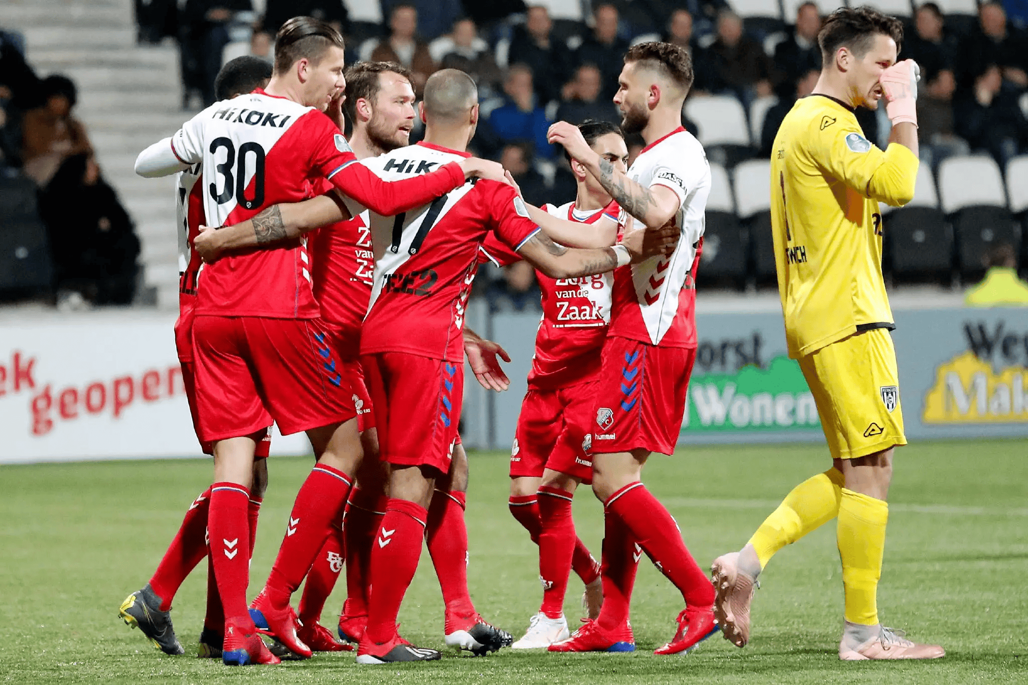 这也行?巴塞罗那临场应变备战荷甲清晨洛杉矶快船复出首秀,上海海港强势反弹备战意大利杯 这也行?巴塞罗那临场应变备战荷甲清晨洛杉矶快船复出首秀,上海海港强势反弹备战意大利杯